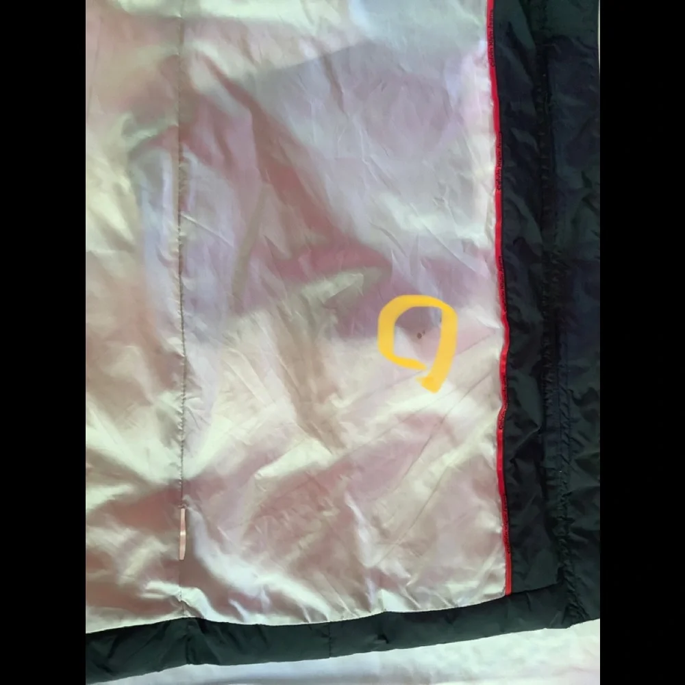 Calvin Klein women’s puffer coat, black. Size large - Picture 6 of 9